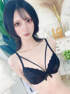 らみ【超美脚の癒し系…