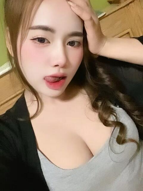 新人エマ 2